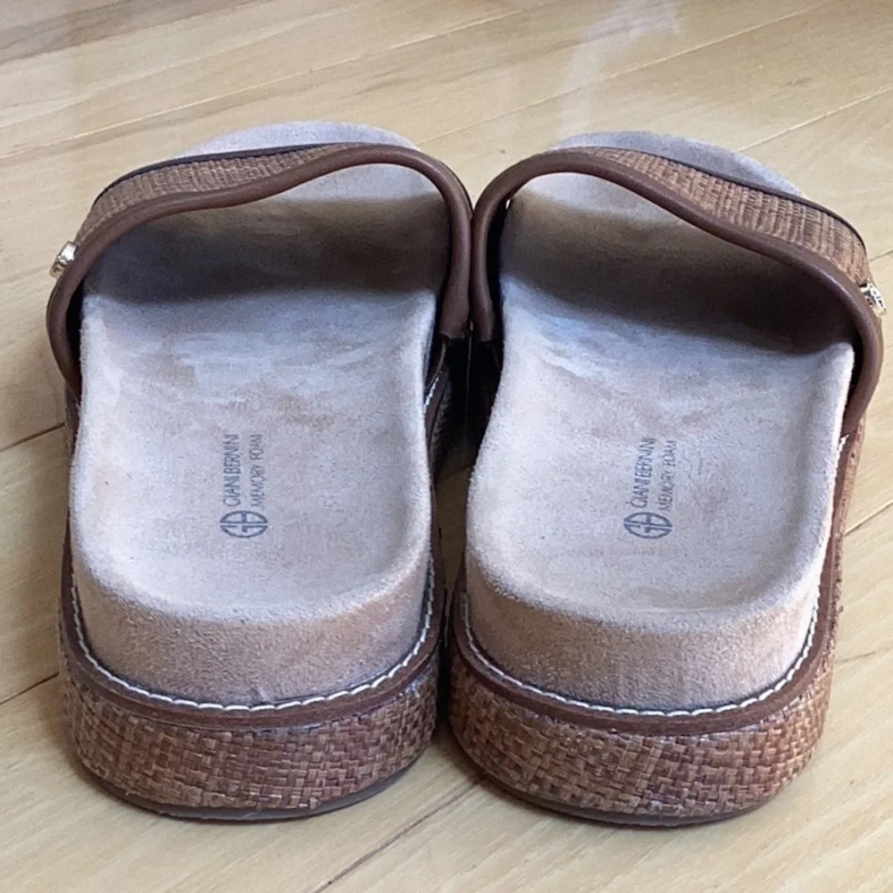 Giani Bernini Joanna, memory foam slide on sandals. Women’s size 7.5